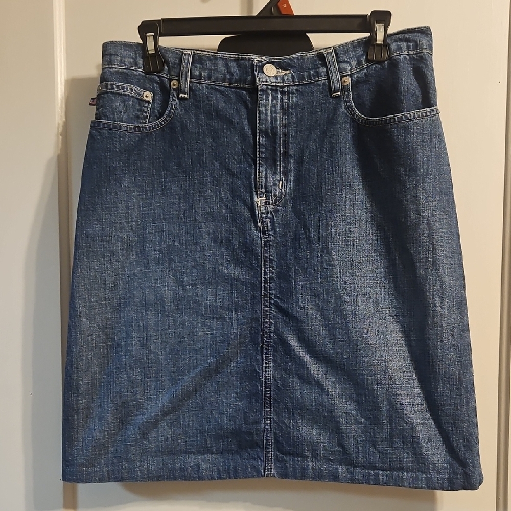 Ralph Lauren Blue Denim Knee Skirt. Size 8.